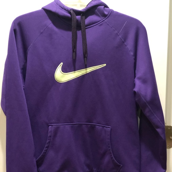 Nike Women’s therma-fit hoodie - Picture 1 of 4